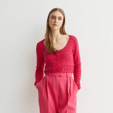 Imagen secundaria 1 - El top de Sfera, el cárdigan de H&M y el vestido de Mango