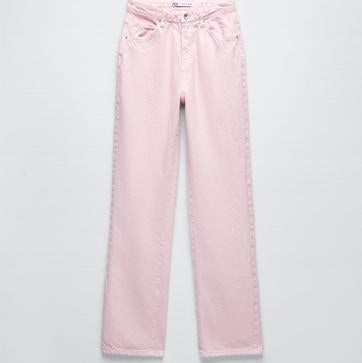 Imagen secundaria 1 - Pon una nota de color a tu guardarropa primaveral con estos pantalones. Vaqueros de corte recto en rosa lavado de la colección de primavera de Zara (29,99 euros) 