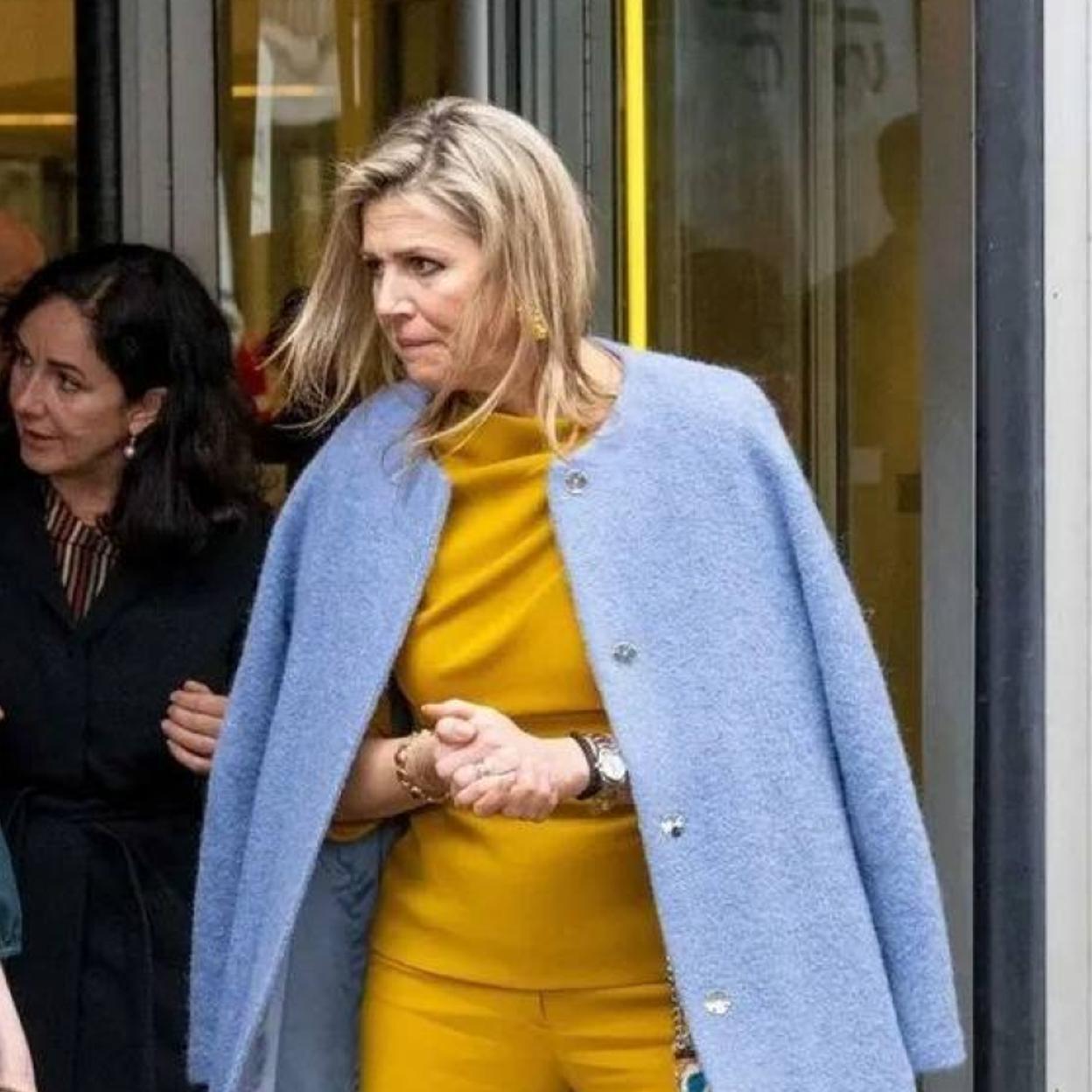 Pincha en la foto para ver todos los looks que han convertido el apoyo a Ucrania en una tendencia