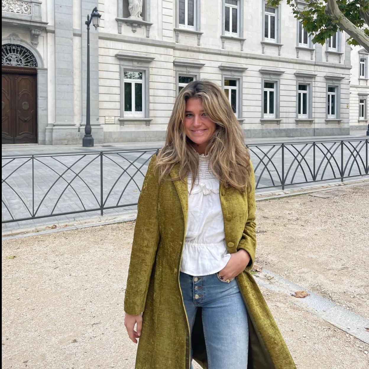 Pincha en la imagen para descubrir más básicos para completar tu fondo de armario.