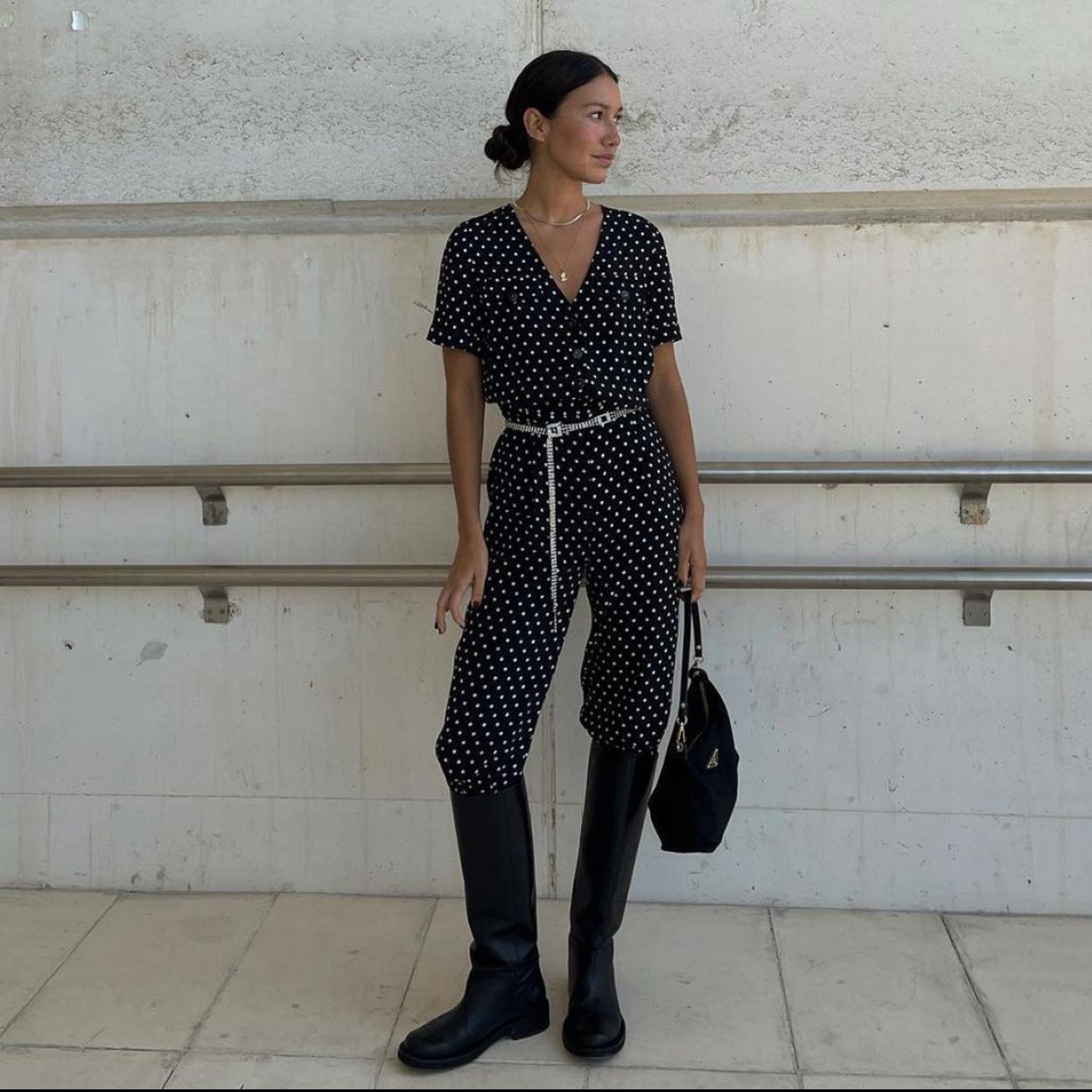 Pincha en la imagen para descubrir otros 'looks' con lunares muy favorecedores.