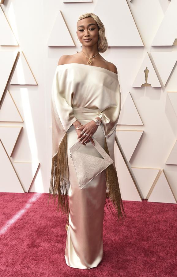 Tati Gabrielle de Hellessy.