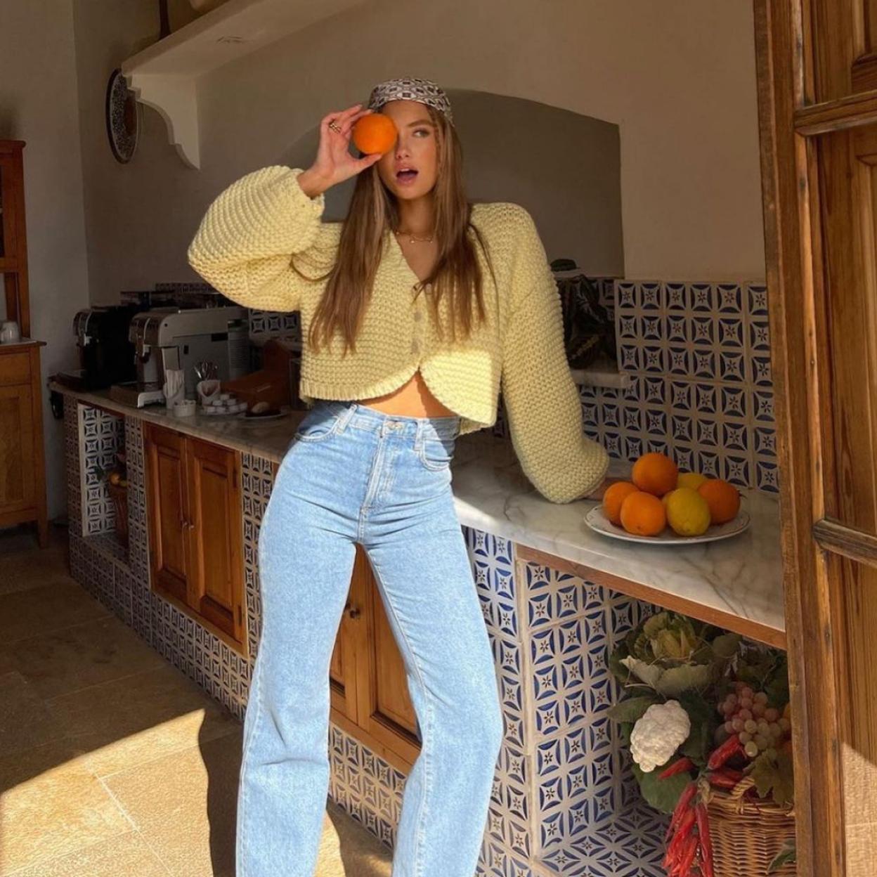 Pincha en la foto para ver punto en tonos pastel: los cárdigans y jerséis que han llegado a Mango para que empecemos a soñar con la primavera. 