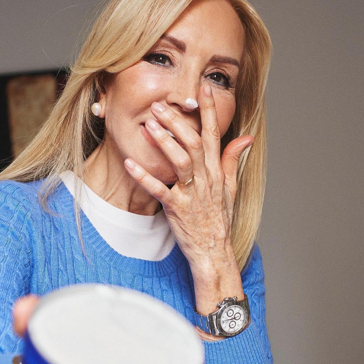 Pincha en la imagen para ver 6 cremas antiedad que confirman que el oro es un ingrediente que rejuvenece, rellena las arrugas y reafirma la piel.