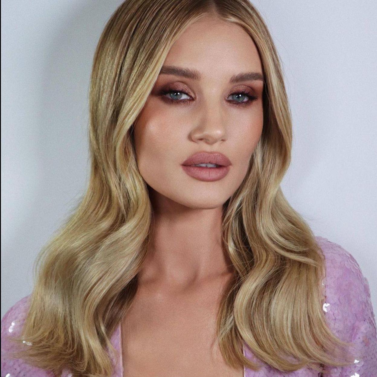 Pincha en la imagen para ver Hay vida más allá del champú y el acondicionador para acabar con el encrespamiento: ficha estos aceites y sérums para el pelo