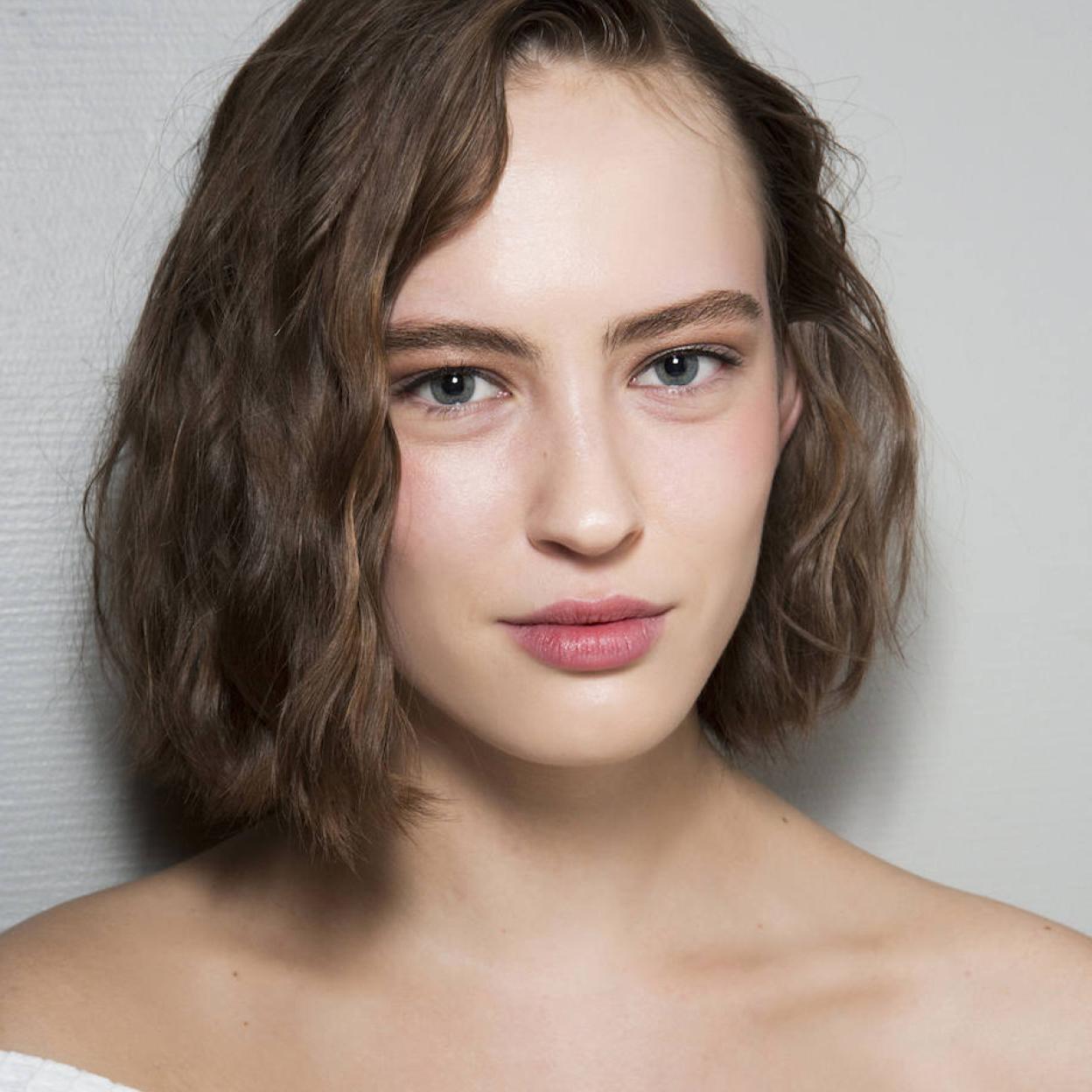 Pincha en la imagen para ver La de Mercadona y otras 5 cremas antiedad que confirman que el oro es un ingrediente que rejuvenece, rellena las arrugas y reafirma la piel