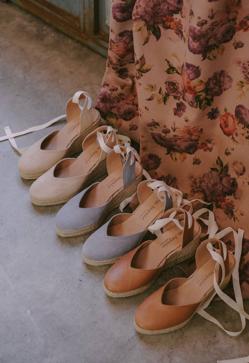 Imagen secundaria 2 - La alpargata Joana de Camila's, la valenciana de ganchillo de Vidorreta y las espadrilles Carmen de Bryan Stepwise