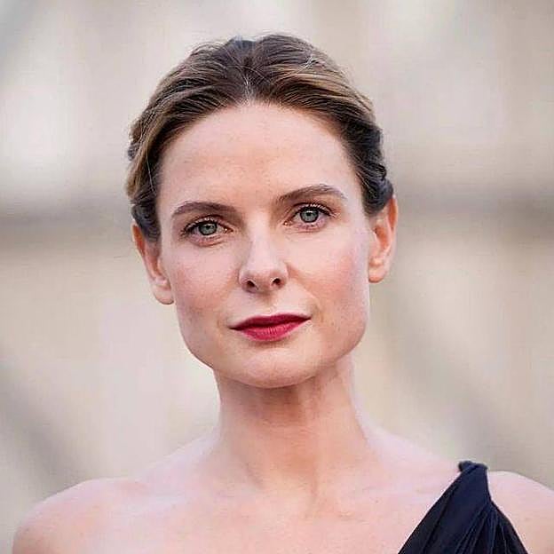 Sérums antiedad con color que corrigen arrugas, manchas y reafirman al instante de forma duradera