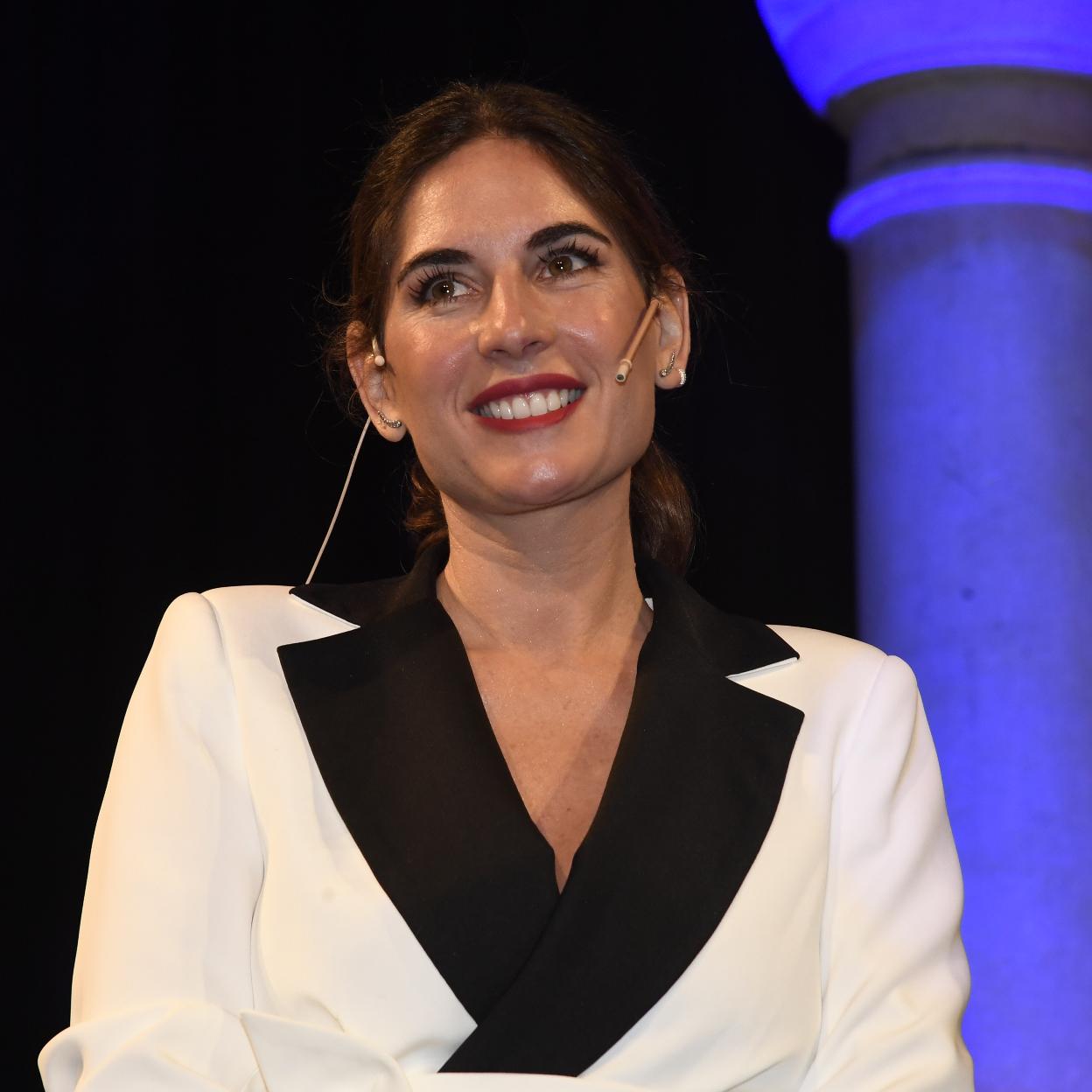 Pincha en la imagen para ver las zapatillas más bonitas, cómodas y ponibles para la primavera con las que triunfar seguro y que pegan con todo.