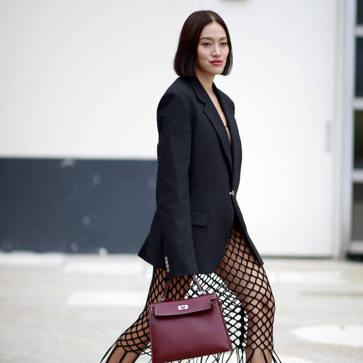 Pincha en la foto para ver vestios y otras prendas naranjas con las que darás alegría a todos tus looks