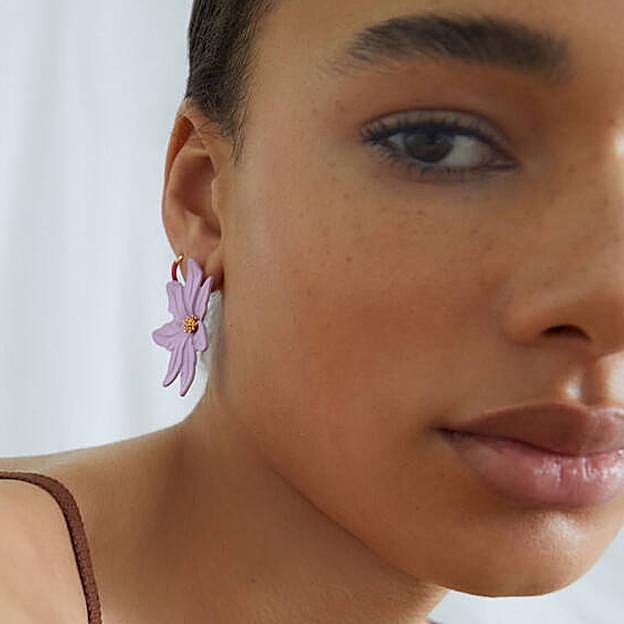 Imagen principal - Para conseguir un look perfecto no puedes olvidarte de los accesorios