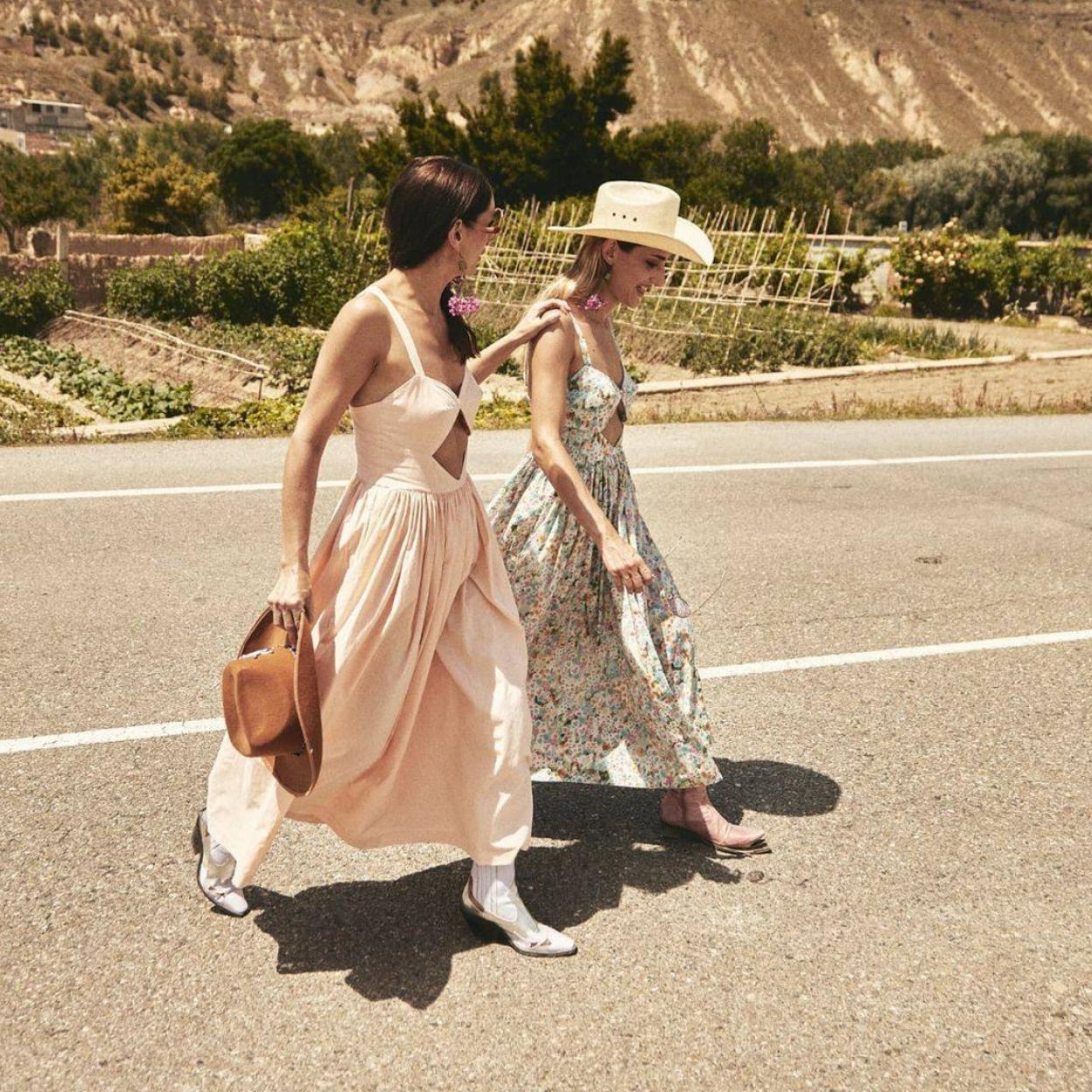 Pincha en la foto para ver vestidos y otras prendas naranjas con las que darás alegría a todos tus looks