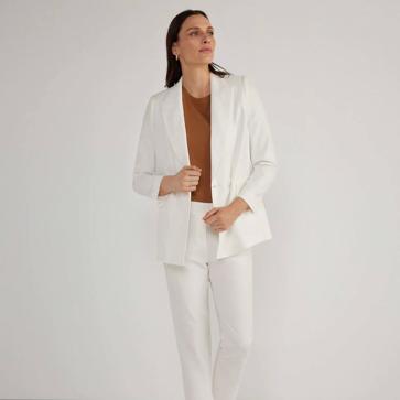 Imagen secundaria 1 - Los trajes blancos de Zara, El Corte Inglés y Bo Star