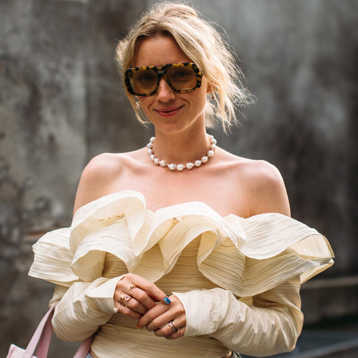 Si tienes el cabello teñido y quieres mantenerlo impecable pincha en la imagen para ver los champús que tienes que utilizar. 