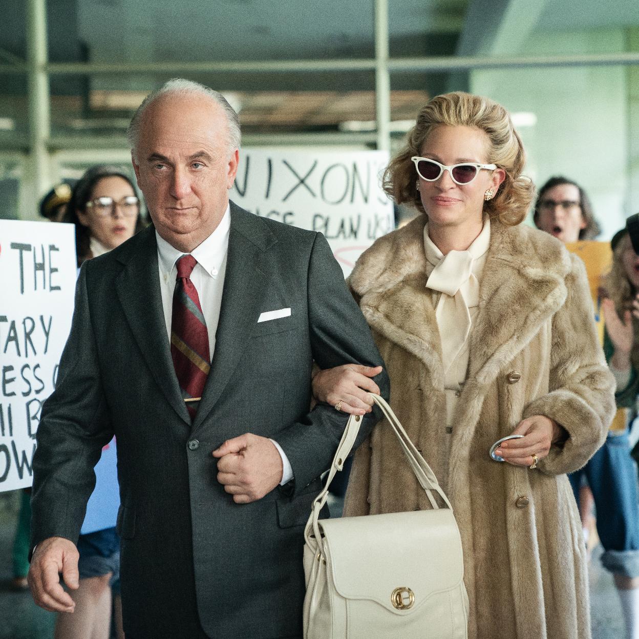 Sean Penn (sí, Sean Penn) y Julia Roberts, en una imagen de Gaslit.