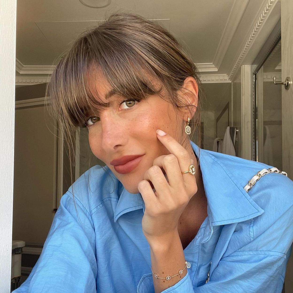 Pincha en la imagen para descubrir las mejores bases de maquillaje y conseguir un acabado natural.