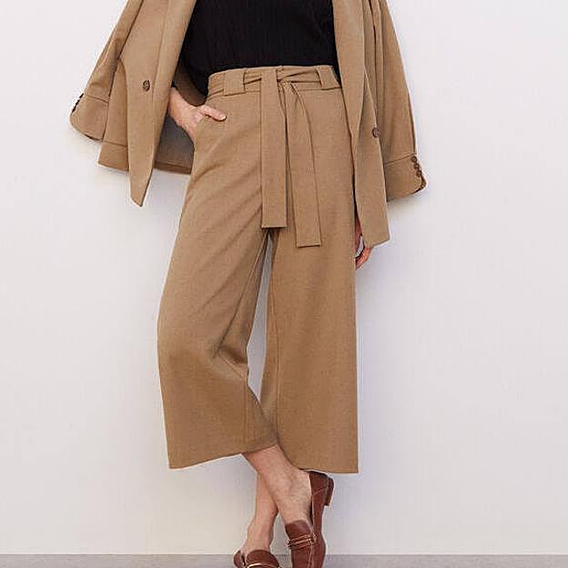 Imagen principal - Los pantalones de Cortefiel tienen un toque sofisticado