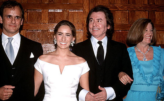 Los recién casados Álvaro de Arenzana y Alejandra Martos, con Raphael y Natlia Figueroa. 