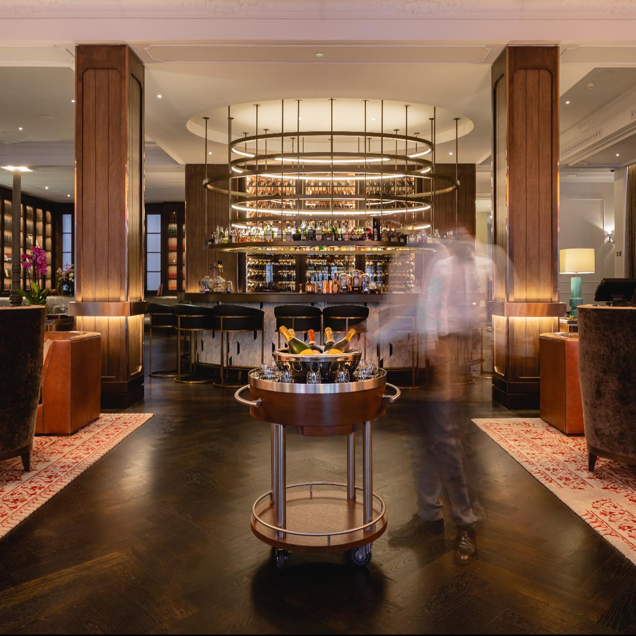 Barra central del Gran Hotel Inglés.