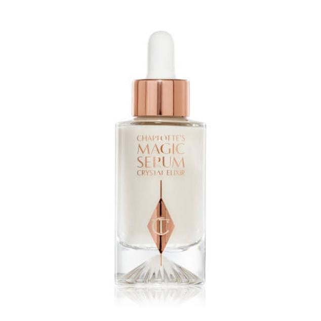 Magic Serum Crystal Elixir de Charlotte Tilbury deja el cutis brillante