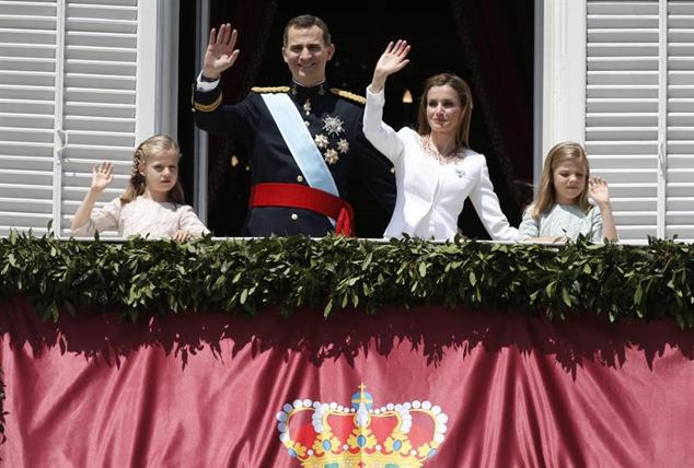 Sus Majestades los Reyes, junto a la Princesa de Asturias y la Infanta Doña Sofía.