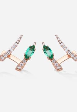 Imagen secundaria 2 - La reina Letizia recupera el abrigo vestido más bonito y especial de su armario y da la bienvenida a la primavera con un look perfecto