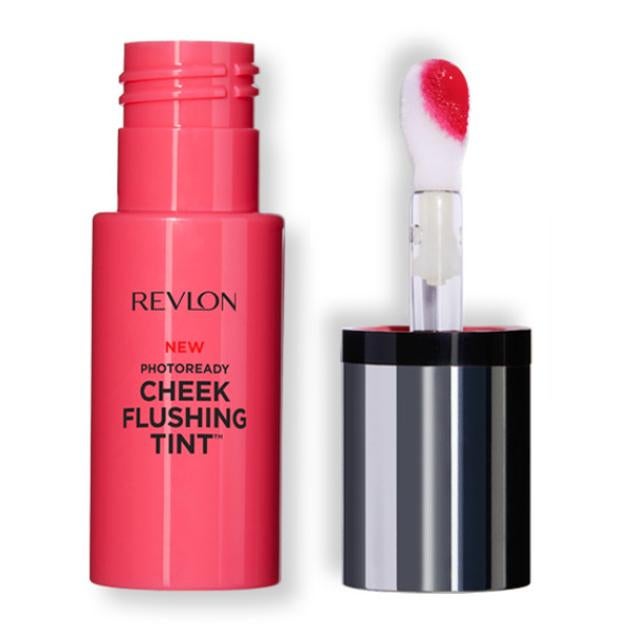 Diseñado para darle un toque de rubor a las mejillas con un aspecto muy natural. Su textura líquida hará que se funda con tu piel y tu rostro se vea con un color saludable y radiante. Su formulación también es ideal para darle un toque de color a los labios. Precio: 6,20 euros en Primor (precio habitual: 10,95 euros).