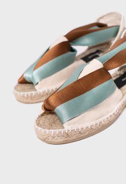 Imagen secundaria 2 - No busques más, las alpargatas (planas o con cuña) más bonitas y originales son estas made in Spain que no puedes dejar escapar