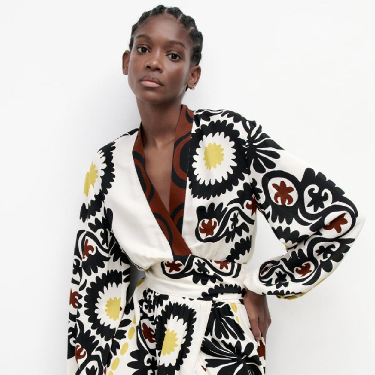 Inspírate en los vestidos de invitada más bonitos de Tamara Falcó que verás pinchando en la imagen. 