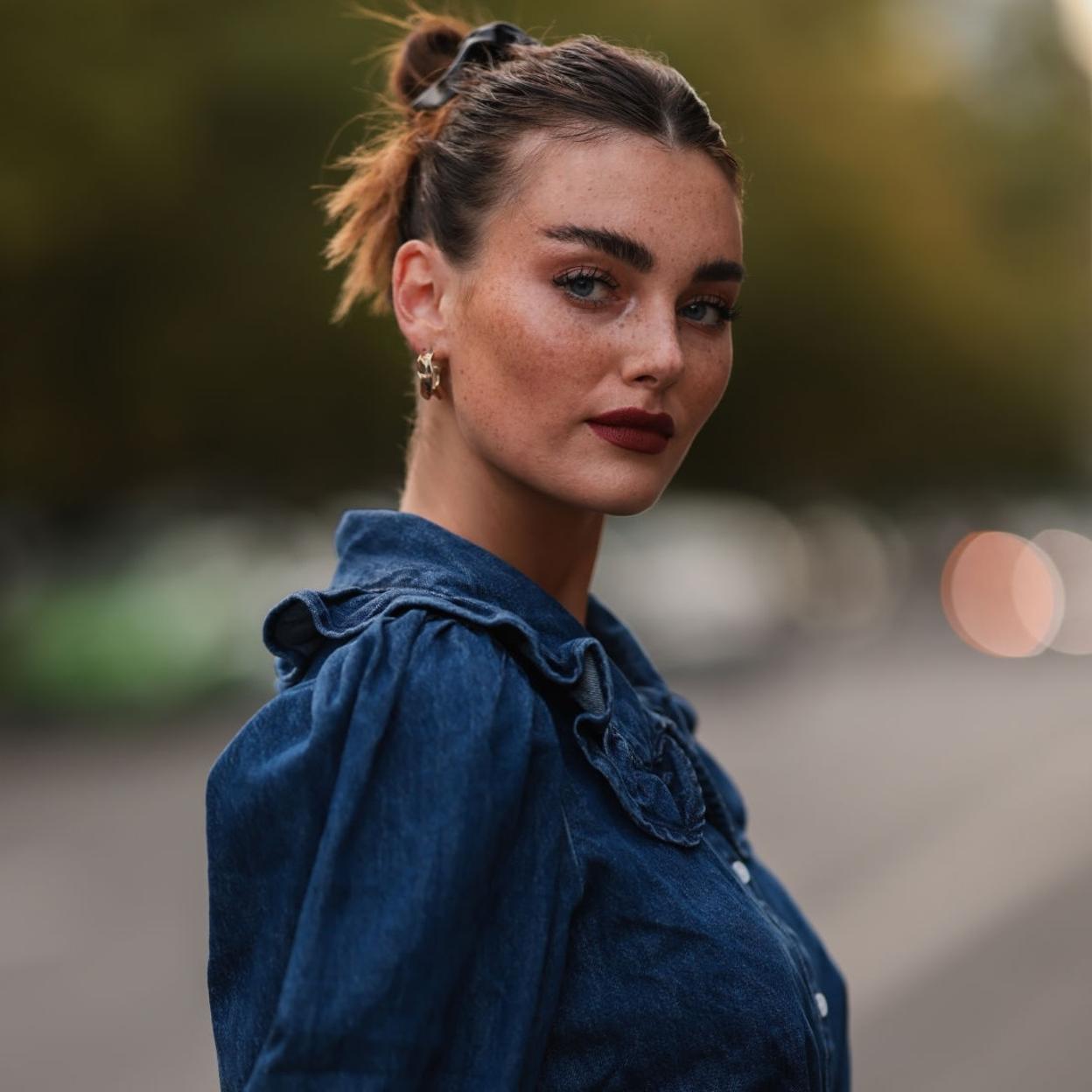 Pincha en la imagen para conocer cuáles son los productos de cejas que te ayudarán a definirlas y a domarlas.