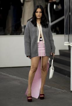 Imagen secundaria 2 - Llega a Zara y a Sfera la original falda mini que triunfó en el street style y es una versión low cost ideal que se va a agotar