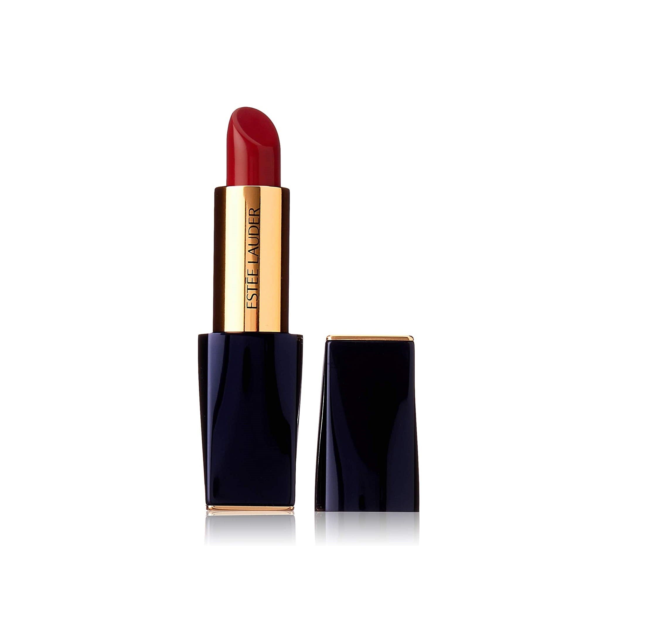 Un rojo de labios icónico que nuestras abuelas guardaban con cariño para las ocasiones más especiales, es el Pure Color Envy de Estée Lauder. Una barra satinada y cremosa que deja unos labios muy bonitos, definiendo su forma y manteniéndolos hidratados durante 6 horas.  (30,60 euros) .