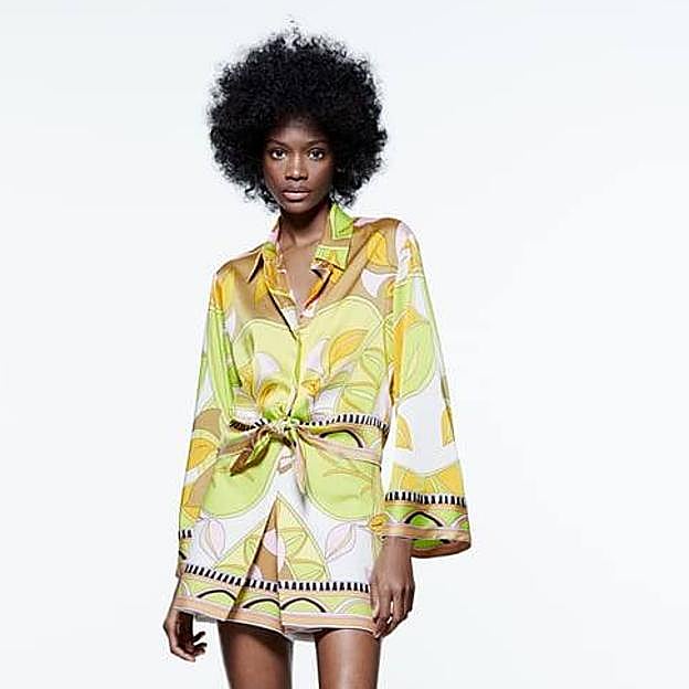 Imagen principal - Puedes llevar estas camisas con pantalones o faldas