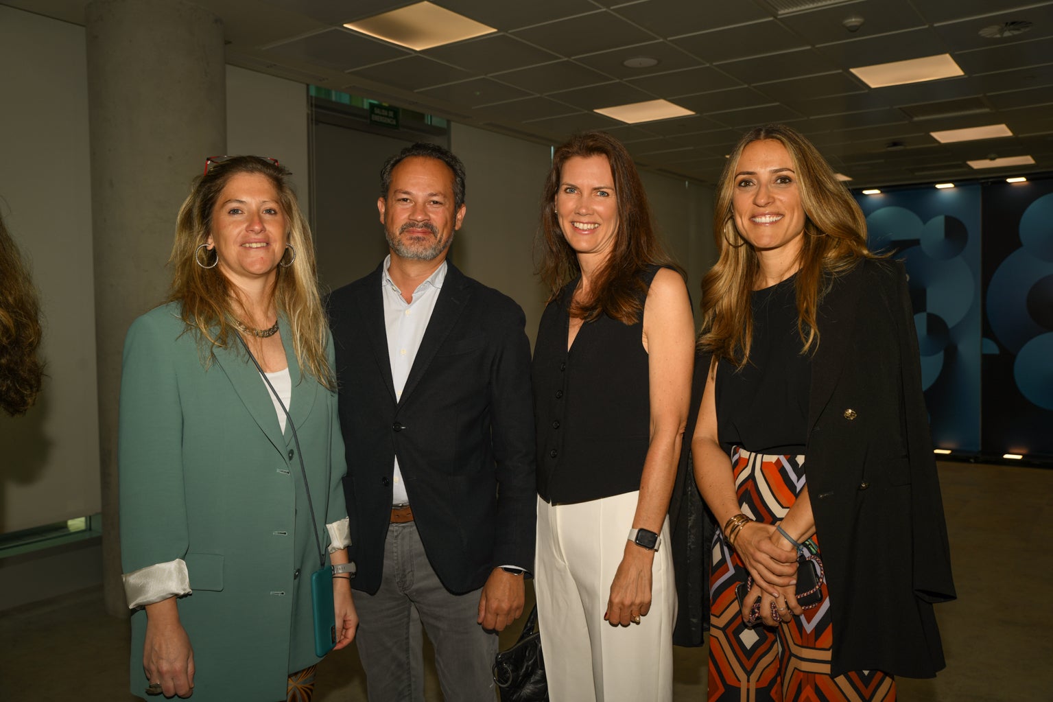 María Sanz, directora comercial dle área de información general de CM Vocento; Benito Jiménez, director de Marketing de Mercedes Benz España, Ines Müller, gerente de Marketing, Comunicación y Publicidad de Mercedes Benz y Amaia Campos, directora de publicidad de Mujerhoy.