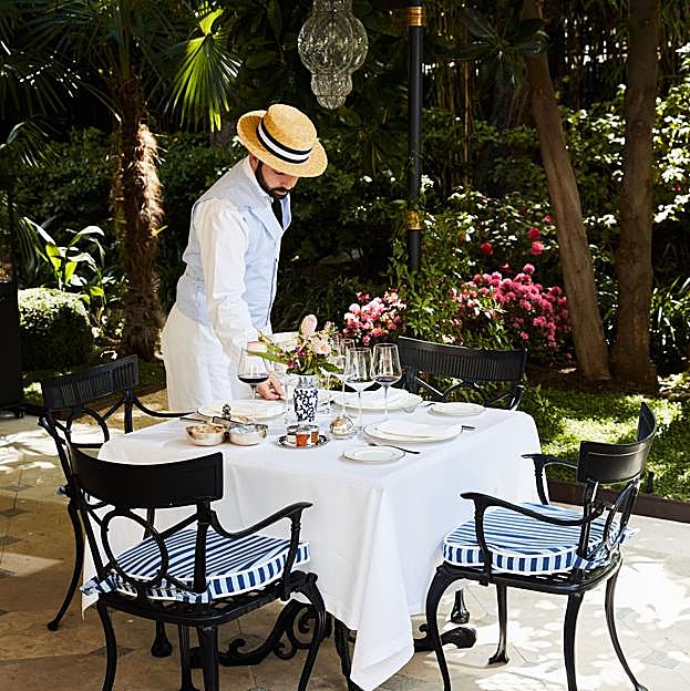 La terraza del Santo Mauro, preparada para celebrar san Isidro.