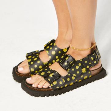 Imagen secundaria 1 - Las sandalias de Genuins de la colección cápsula de María Fernández-Rubíes.