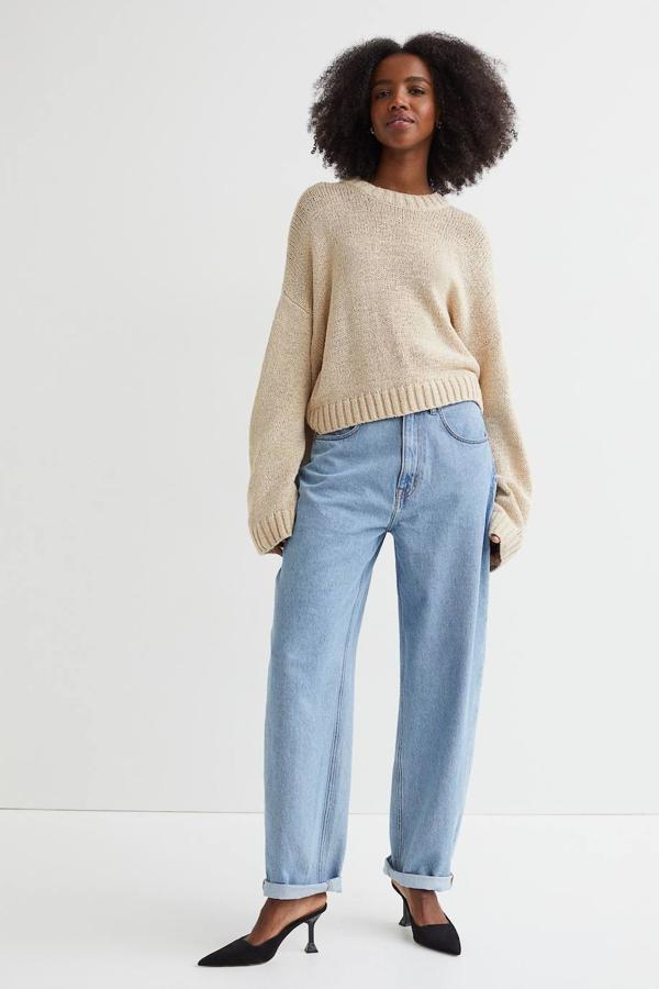 Jeans modelo 90s Baggy con cinco bolsillos, talle extra alto, pernera recta y holgada. Disponible en 6 tonos por un precio de 19,99 euros.