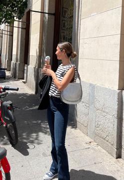 Imagen secundaria 2 - Las influencers han llevado esta camiseta de diferentes maneras.