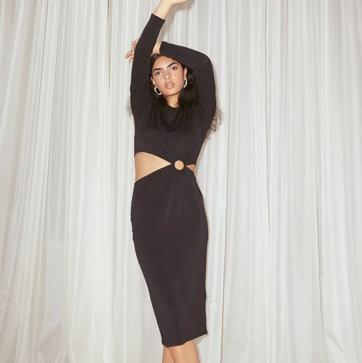 Imagen secundaria 1 - De punto y cut out: así es el vestido de Zara que sienta bien a todas las siluetas (palabra de influencer)