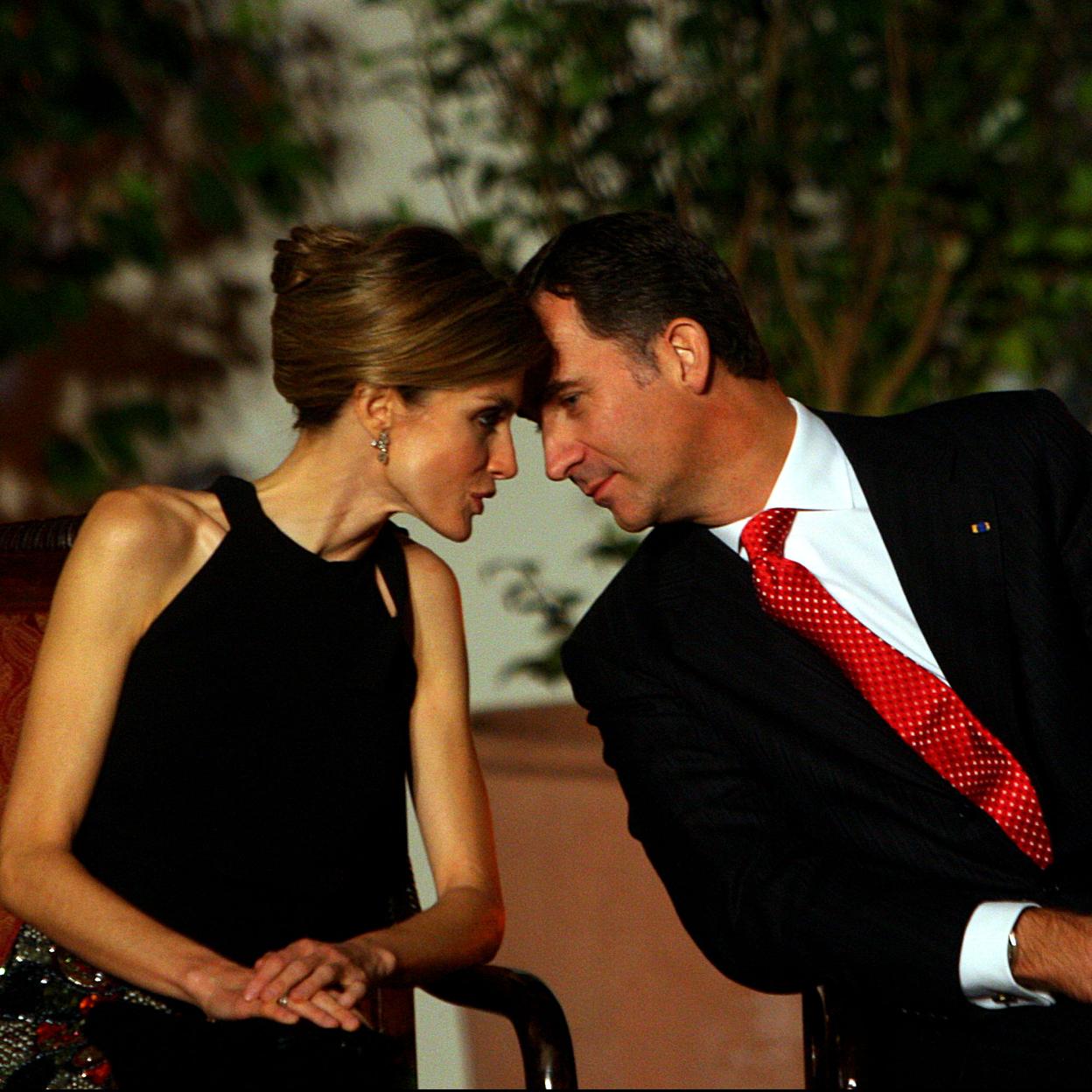 Pincha para ver del aniversario de boda de Felipe y Letizia: las fotos más románticas y sus momentos más tiernos