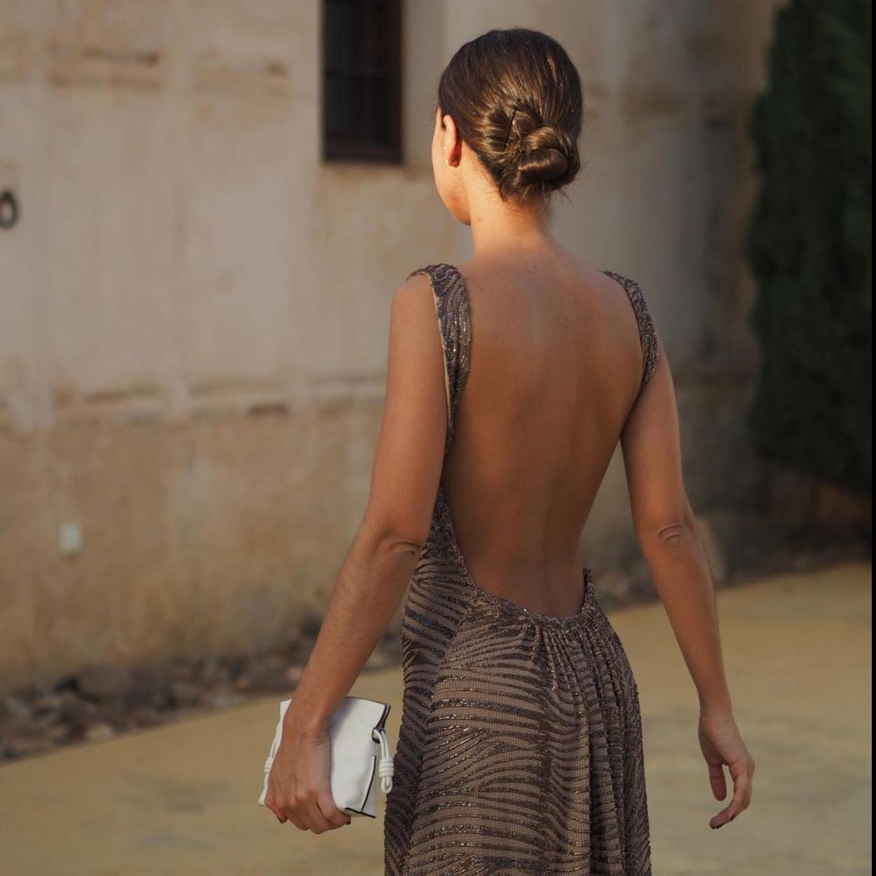 Pincha en la imagen para descubrir una selección de vestidos camiseros ideales.