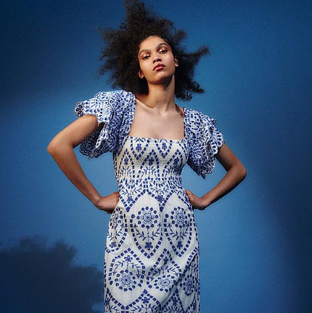 El vestido de Zara más vendido del verano pasado ha regresado ¡y no por mucho tiempo!