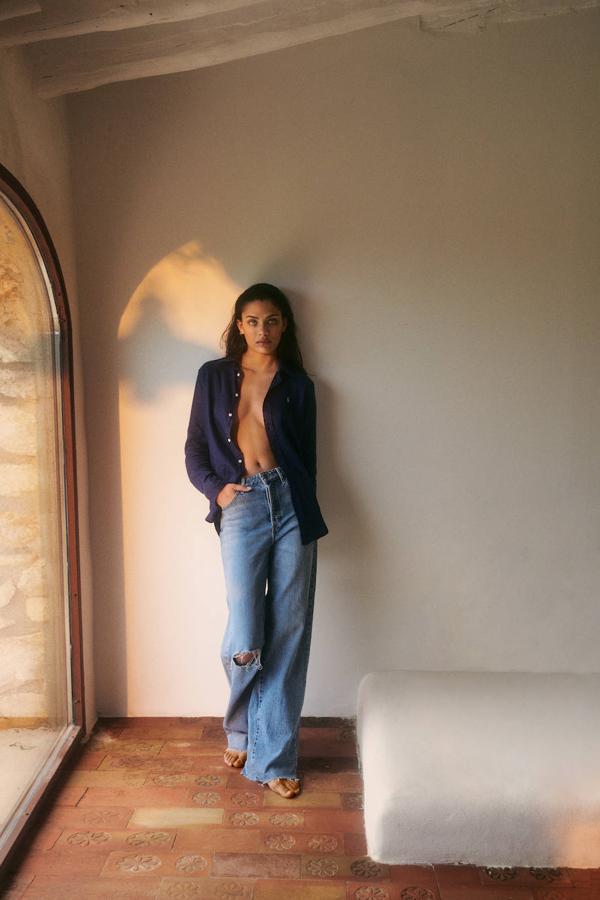 Camisa de Ralph Lauren y jeans de Guess.