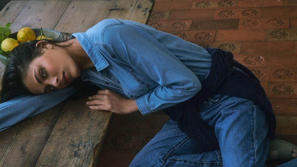 Estilismo: Sara Bascuñán. Maquillaje: Helena Liébanas (Cool) para Nars. Peluquería: Manu Fernández (Cool) para Moroccanoil. Asistente de fotografía: Emmet C. Francesc. Asistente digital: Dani Caparrós. Asistente de estilismo: Toni Martínez. Agradecimientos: Casa Rural Riurau de María (riuraudemaria.com).