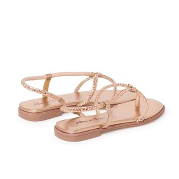 Imagen secundaria 1 - Las sandalias griegas que combinan con todo, parecen de lujo y arrasan entre las influencers​​