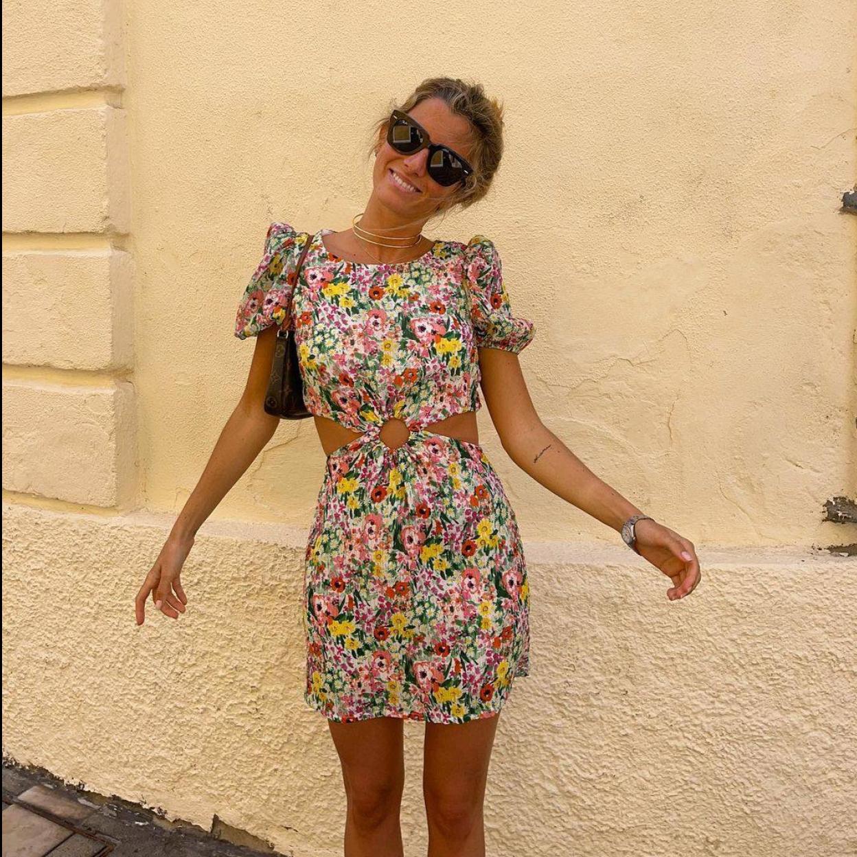 Pincha en la imagen para ver Los vestidos más favorecedores y tendencia con los que deslumbrarás esté verano están en la nueva colección de H&M