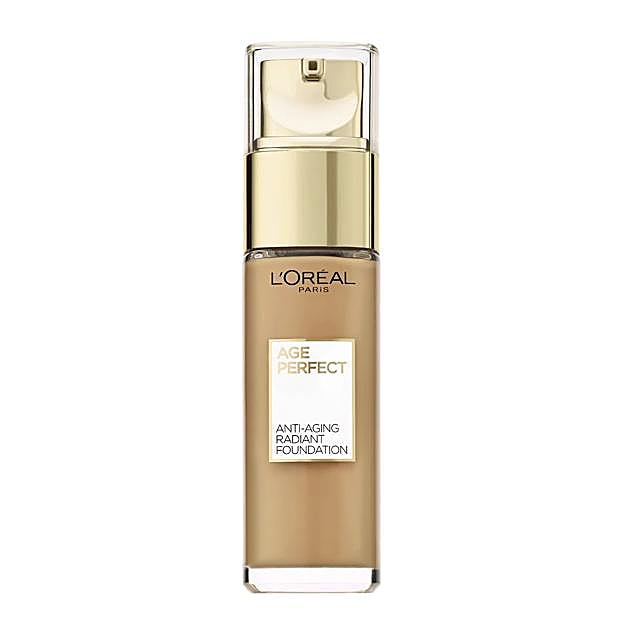 Imagen principal - El maquillaje de ojos antiedad 3 en 1 para rejuvenecer a los 60 que no nos esperábamos: levanta, ilumina y abre la mirada