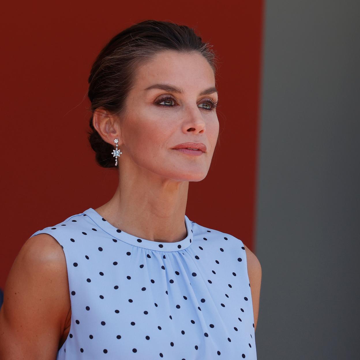 Doña Letizia ha tenido que aprender a ser reina a pasos agigantados.