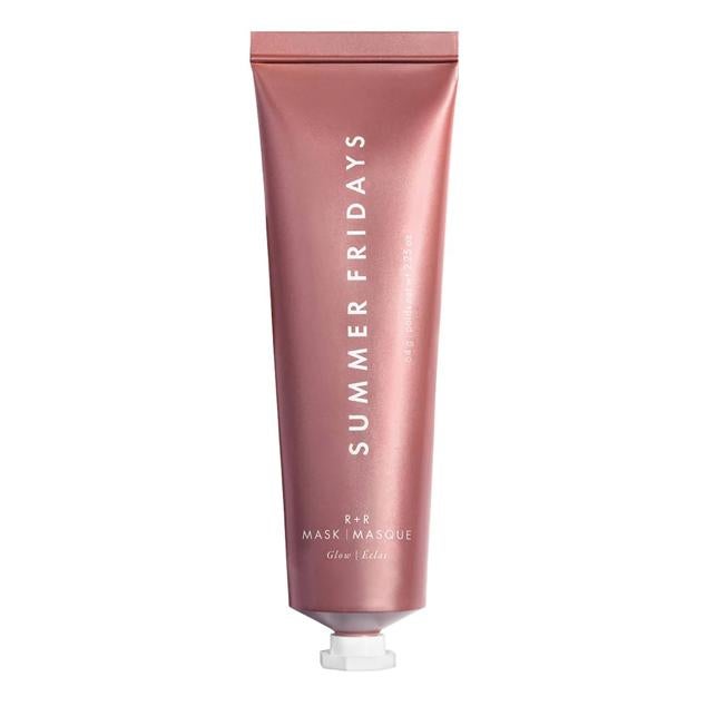 Una mascarilla dos en uno que restaura el daño de la piel, corrige los signos de la edad y fatiga y desvela un aspecto radiante a través de una fórmula basada en los extractos de rosas, mientras elimina las células muertas. También cuenta con aceites antioxidantes como el de argán, cártamo, sésamo, aguacate y semilla de uva, vitamina C y E para nutrir, hidratar, suavizar, iluminar, unificar el tono y minimizar arrugas.
