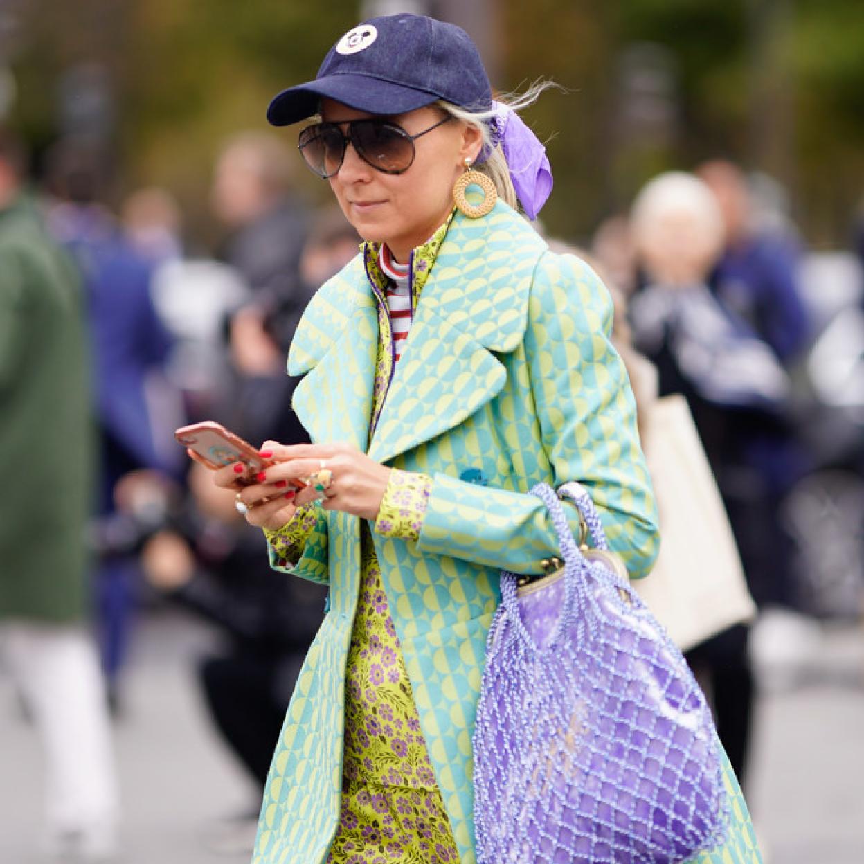 Otra moda que vuelve de principios del 2000 son los vaqueros de tiro bajo y pinchando en la imagen puedes ver los mejores que hemos encontrado. 